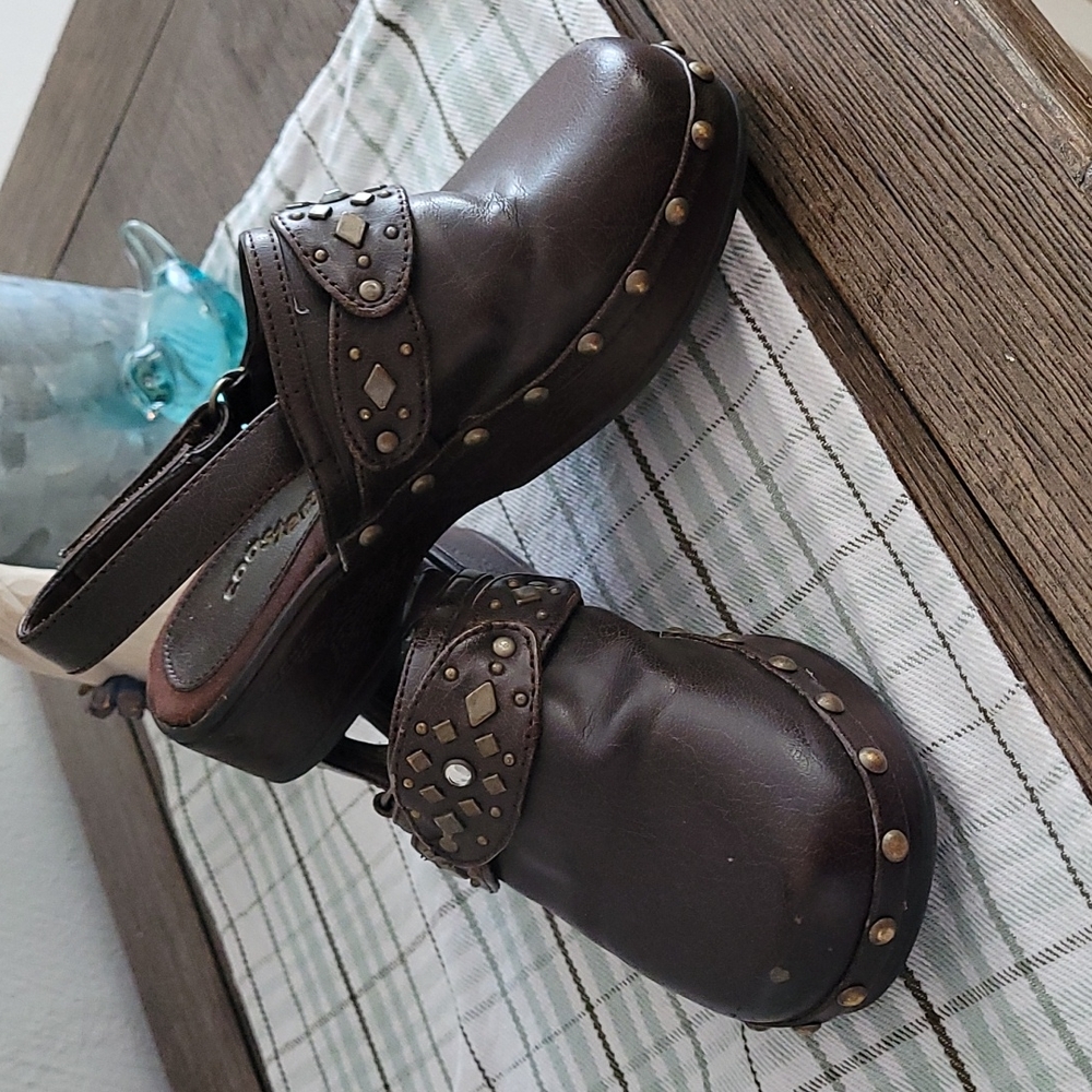 Girls Clogs